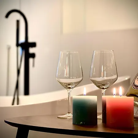 Orsini Home- Manfredi Homes&villas 曼弗雷多尼亚