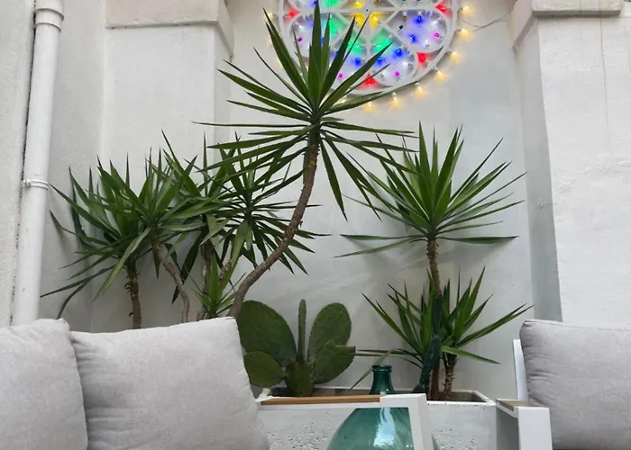 Orsini Home- Manfredi Homes&villas מנפרדוניה